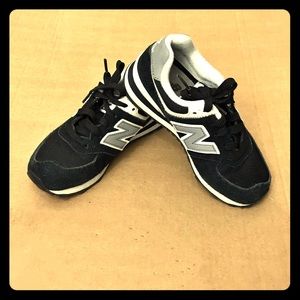NEW BALANCE BLACK GRAY SNEAKERS 13 LITTLE KIDS